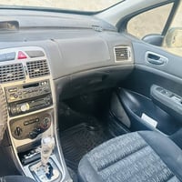 بيجو فرنسي 2005 جاهزه  كير ومكينة بيكاتجو 1600 رقم واسط بأسمي السعر 35...