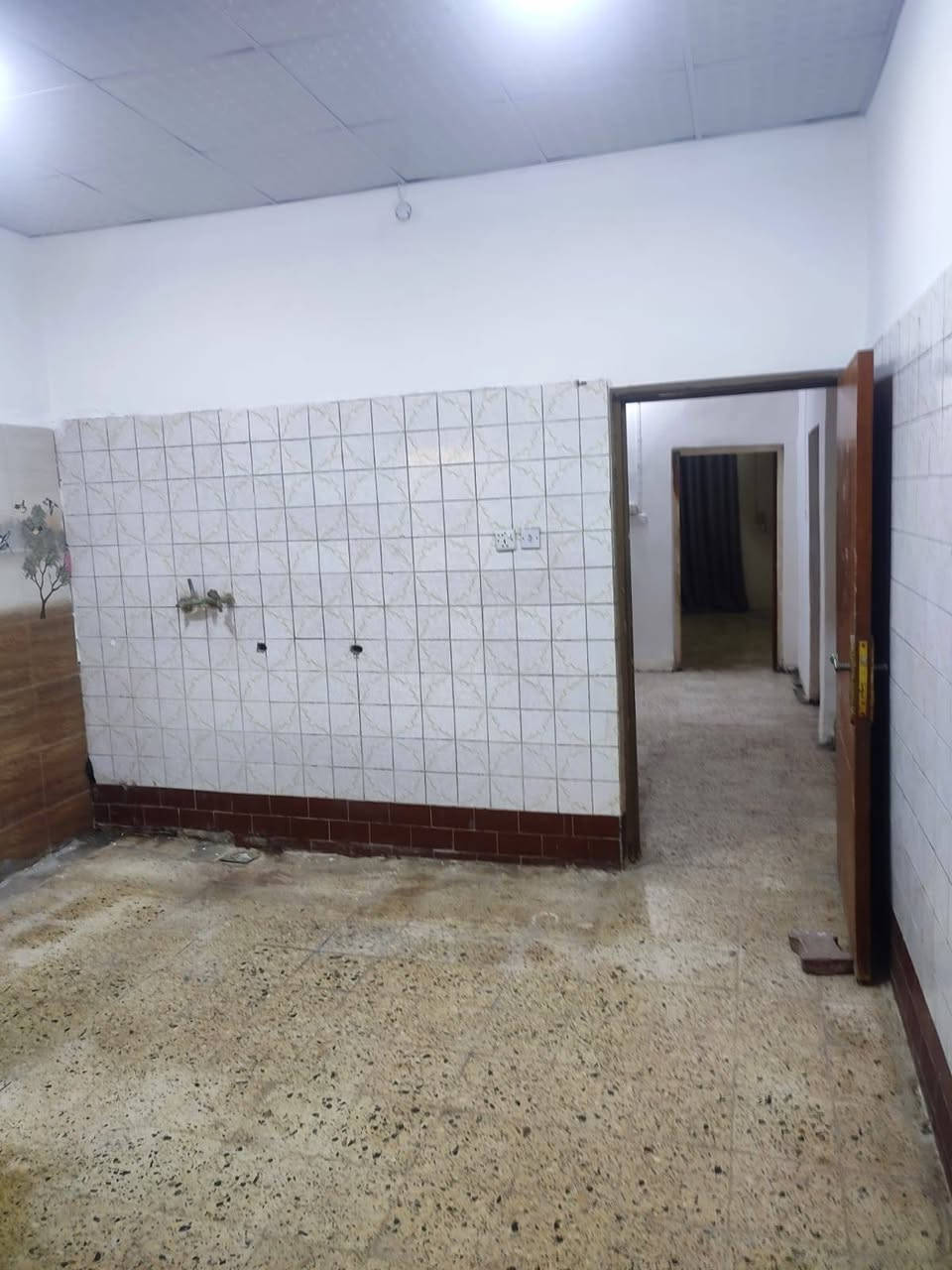 تحيه طيبه لمتابيعنا الكرام 💠
متوفر دار سكن للبيع منطقه حي الصدر خلف  جامع الرحمن..
مساحته ٢٠٠م بناء قديم مرمم
طابق واحد....
غرف نوم ٢
استقبال
صالة
مطبخ
صحيات٢
طارمه
حديقه
للاستفسار مراجعه مكتب ابو سلام للعقارات سماوه حي الصدر قرب فلكه ساعه مقابيل مطعم دجله.........
واتساب ***********
اتصال ***********
