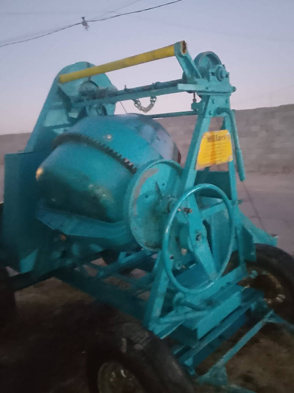 خباطه 80 محوره 82 مدينه ستندر جاهزه لشغل السعر 4مليون مكان بغداد الشعله ***********
