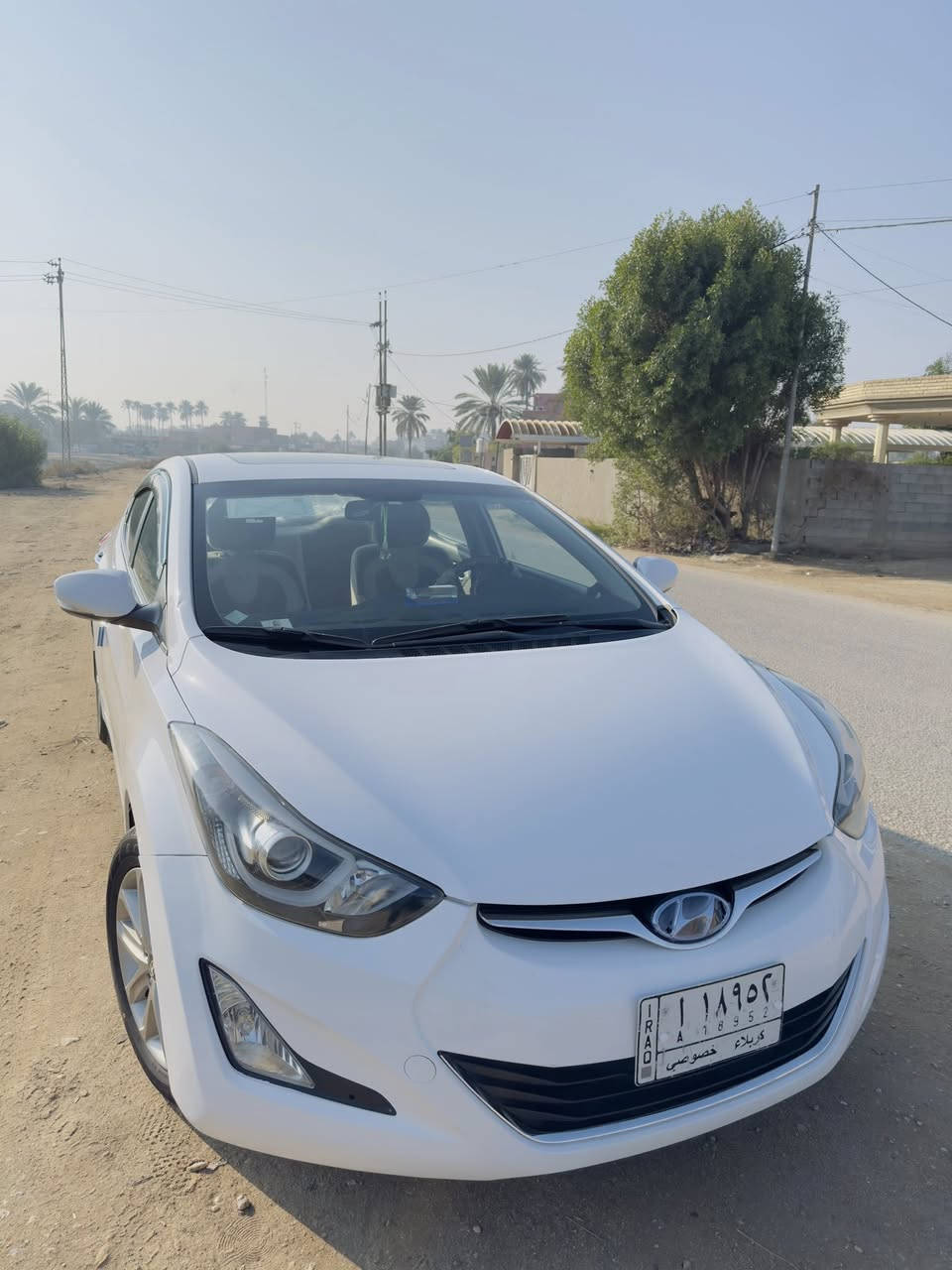 السلام عليكم
الانتره موديل 2016خليجي 
ماشيه ٧٢ حقيقي 
رقم كربلاء 
سنويه تنتهي 28
كشر مكفول منً كلشي 
بيها فقط راجز بدايه محرك بلادي خير من الله 
تخم تاير قبل شهر مشدود
باتري كذالك 
مكان السياره كربلاء الحسينية 
الأتصال ***********
