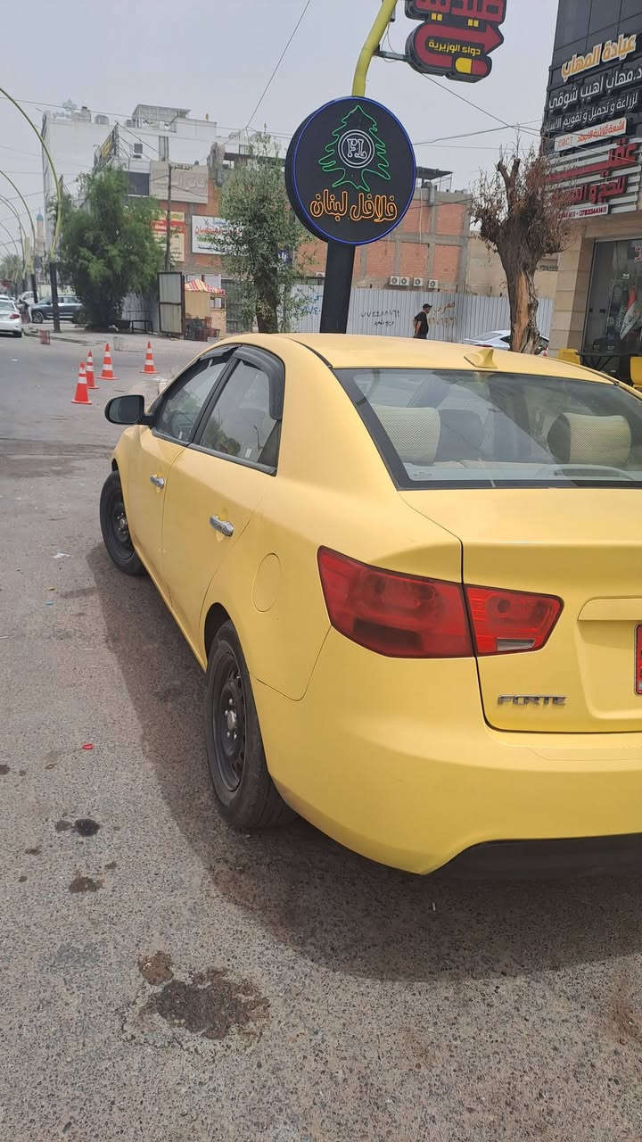 كيا فورتي امريكي محرك2000 السيارة جاهزه بسمي موديل 2010 سنويه( 30  )السعر (83) غير متواجد ع فيس (***********)

