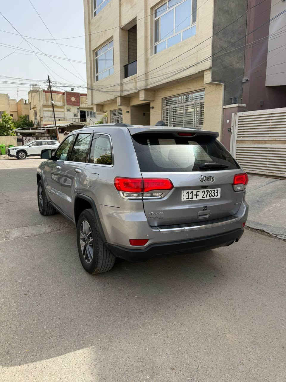 السلام عليكم 
جيب لاريدو 
موديل 2019
لمتد فول 1/1 فتحه بصمه جلد جنطه كهرباء
محرك 3600 المرغوب 
محرك وكير وصدر وتايرات كله جاهزه 
مكانها بغداد الاعظميه 
باسمي تحويل مباشر 
سعرها 177 ورقه وبي مجال
*********** بغداد, العراق
