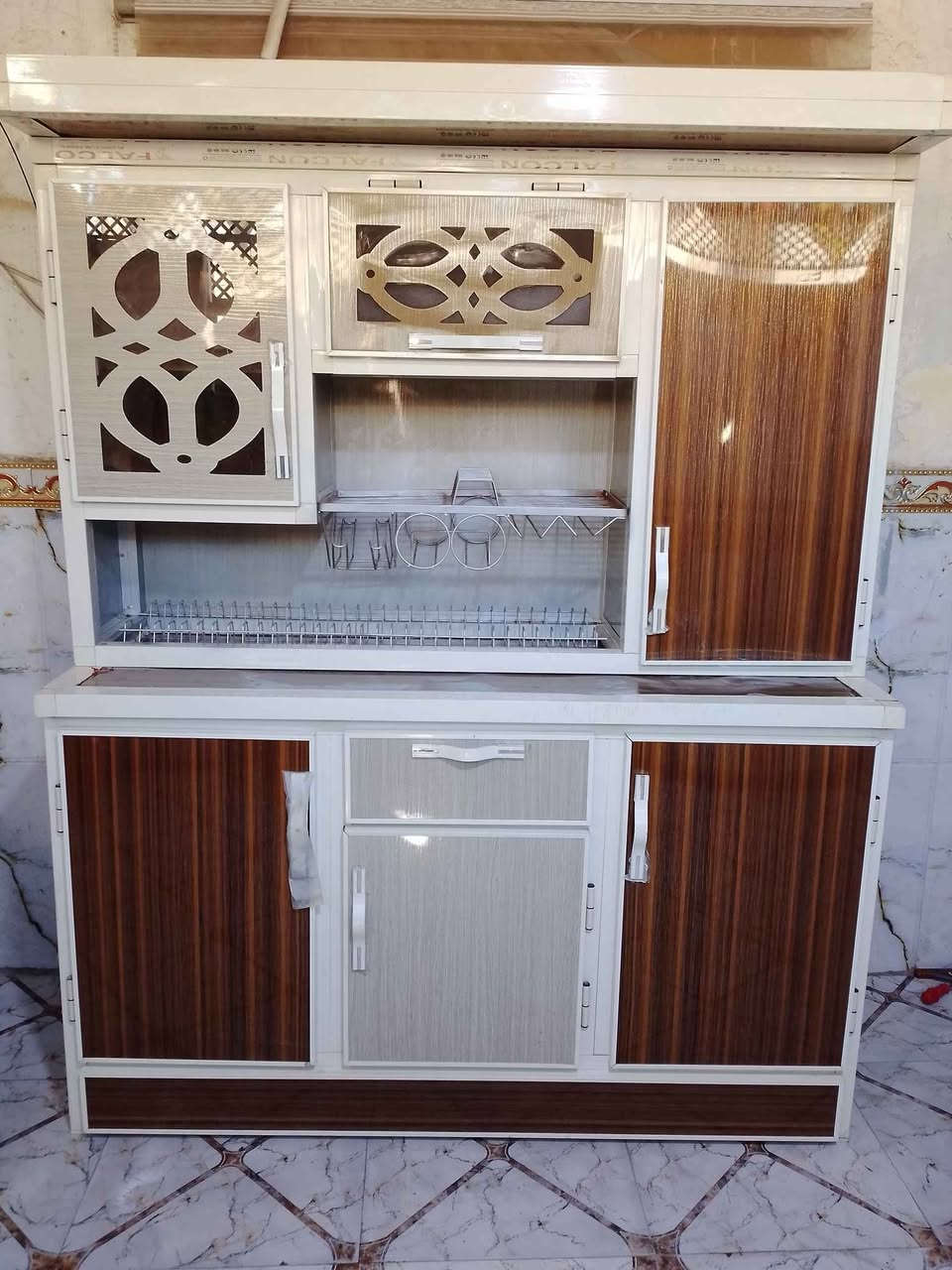 للبيع كاونتر اخو الجديد  متر ونص  مبطن لباب  + سنك متر ونص  بدون اضرار  العنوان بصره تاميم للاستفسار *********** متوفر توصيل البصرة, العراق
