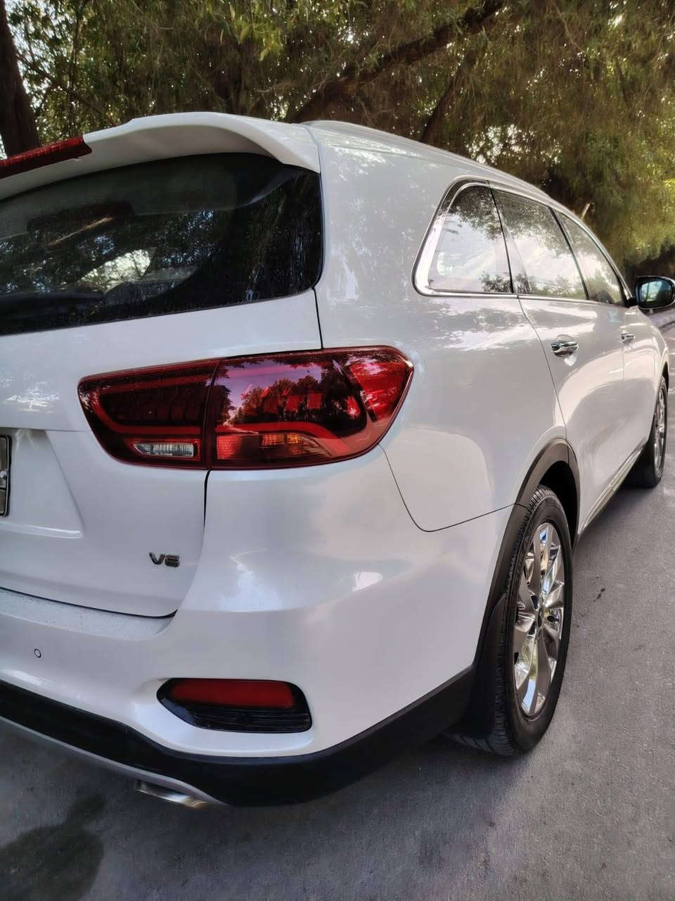 سورنتو خليجي موديل2020 بنوراما لسيارة بسمي اني مطلعهة من لوكالة كفالة عامة 
محرك 6سلندر 

 

7 راكب

كشنات جلد لونين 

حساسات أمامي خلفي

جنطة كهرباء 

بصمة

اللايت عالي ناصي زنون 

لد نهاري ليزري امامي 

بك لايت ليزري LED

اوتو هولد 

ترحيب

درايف مود

شحن وايرليس بلوتوث 

تحكمات ستيرن فول  

كامرة دوارة

تبريد 3 قطع مع تحكم منفصل 
سعر 268 وبي مجال بسيط

***********

مكاني نجف
