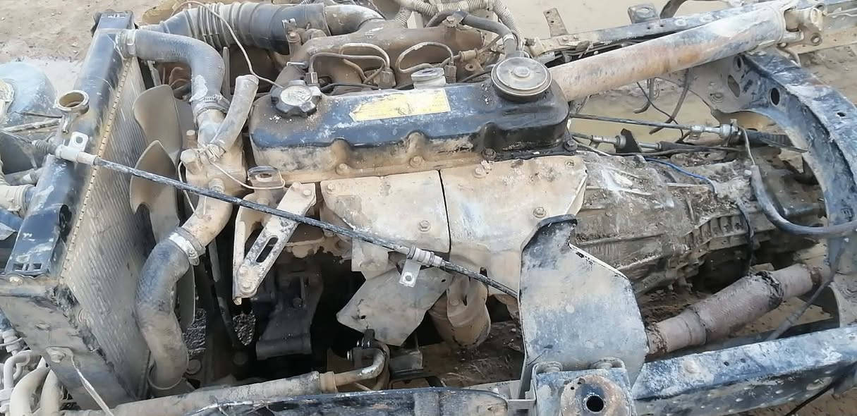 السلام عليكم ورحمة الله وبركاته اخوان للبيع محرك كير اكسل صدر تبريد ويل خلفيه عدد ٣ امامي عدد ٢للاتصال ***********
