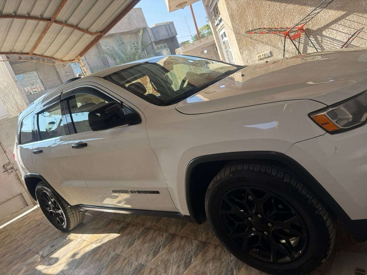 السلام عليكم
جيب لاريدو موديل 2017
امريكي داخله كلين 
لون ابيض 
مواصفات / بصمة + شاشة+كامرة +كشنات جلد تحكم ستيرن +تحكم كشنات 
رقم بغداد بسمي تحويل ثاني يوم سيارة نضيفة ماشي 180 ميل السعر 225 
كما موضحة بصورة مع السونار سيارة للاستفسار اتصل ع ***********
