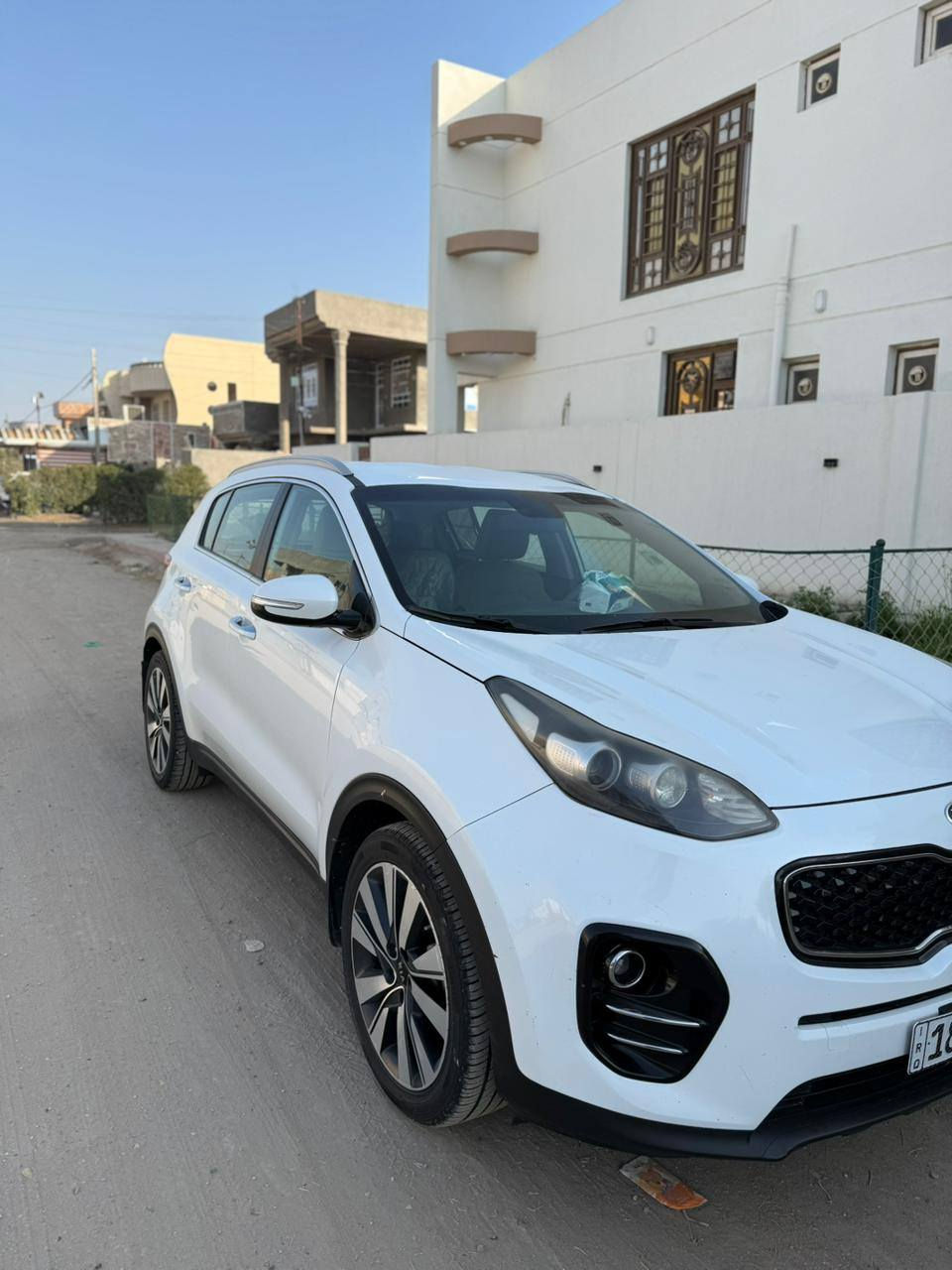 السلام عليكم
للبيع كيا سبورتج 2017 خليجي مكفوله كفاله عامه
رقم بابل انكليزي بأسمي تحويل مباشر
مكينه 2000 دوش ماشيه 159
السياره بوضع الشركة

محرك وكير وحدادية وتخم تاير  منظومة زنون جديده جاهزة من جميع النواحي
للبيع فقط
مكان السياره بابل / محاويل /ناحيه الامام
السعر 177 وبي مجال بسيط
للاستفسار
***********
