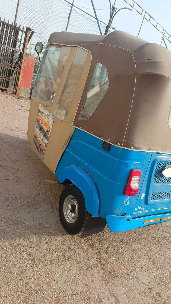 السلام عليكم تكاتك للبيع موديل 21 شهر 11 لا ضربه ولا صبغ تكاتك بلاديه دوس ما معمره تخم تاير جديد ورقم رسنويه تحويل ثاني يوم والشراي ينتصر واني بخدمته رقم الهاتف ***********
