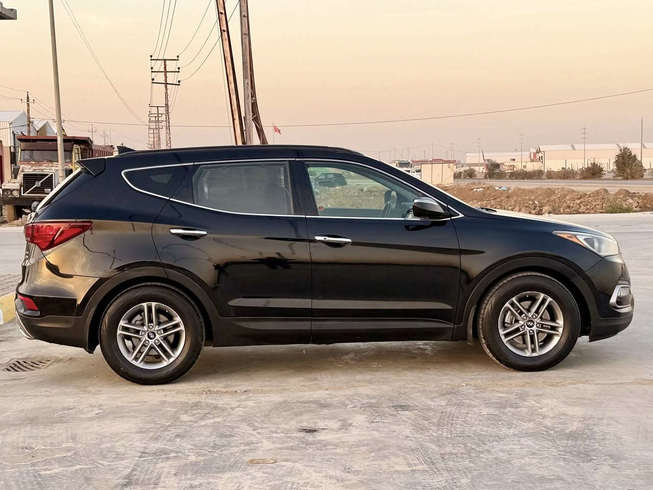 السلام عليكم
سنتافي موديل 2017 

وارد كندي 

لون اسود 

رقم اربيل  بسم شخص تريد تحويل 

تريد وكاله  اني حاضر 

سياره بيه صبغ جاملغ امامي بدون اي داخل 

وبيه صبغ بل تكمه من باب 🚪 لسايق 

وبيه بارد بل بنيد مبين بل صوره 
 
محرك 2400 

سياره بيه تخم تاير جديد 

موصفات بري روما 

بصمه  تشغيل وبواب 

كراسي 🪑 جلد  كرسي 🪑 كهربائي 

صندوق كهرباء ⚡️ 

كرسي خزن ميموري 

‏تدفئة كراسي امامي وخلفي  

رادار جانبي 

‏بردات بلادي 

شاشه كبيره تامره 

سياره بعد بيه هواي موصفات 

لسعر 148 بيه مجال بصيط 

رقم تليفون ☎️ ***********
