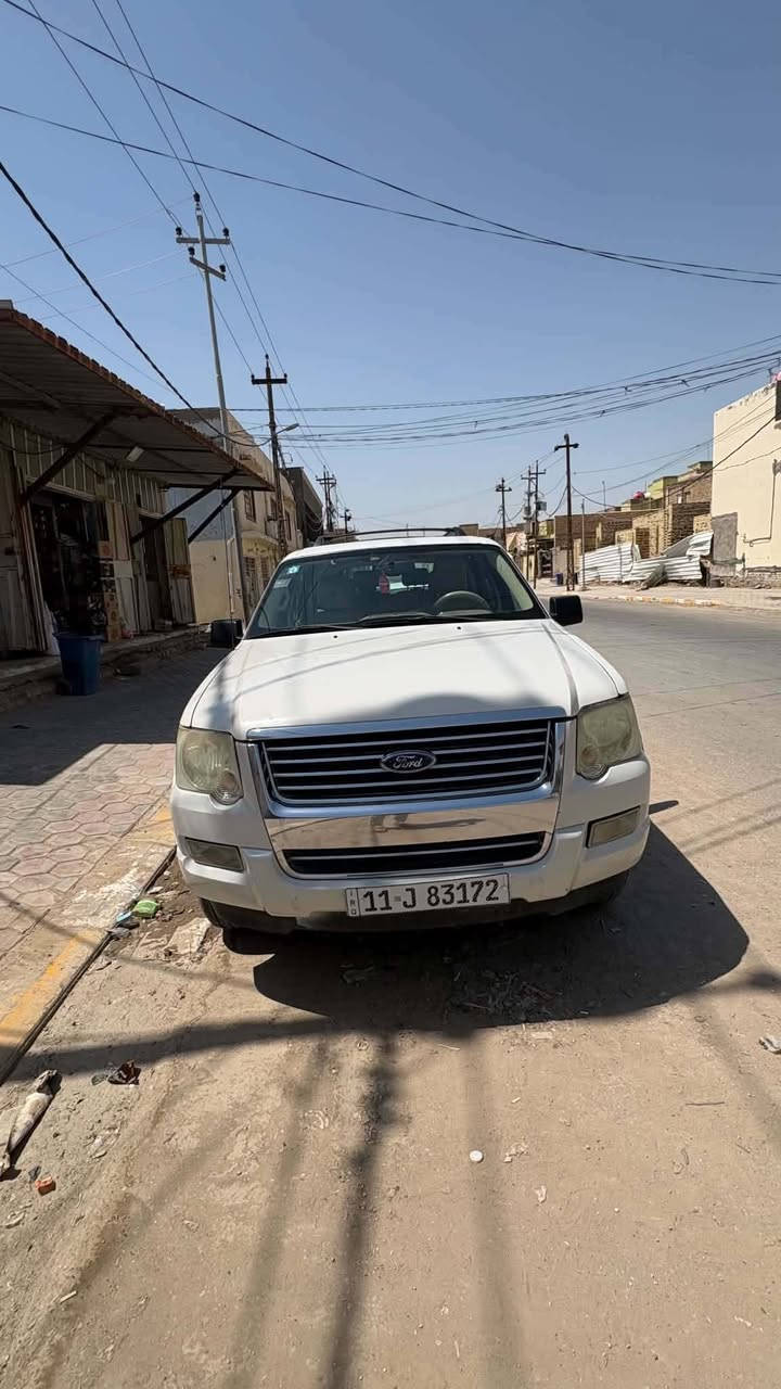 السلام عليكم
🚘سياره فورد اكسبلور 2010خليجي رقم بغداد 
⚙️كير محرك تبريد مكفول عالفحص
مكينه 6سلندر 4000
7راكب تبريد 4قطع
🛞تخم تاير جديد 
🪪سنويه جديده لغايه 2030باسمي 
مكان السياره ديوانيه 
💵السعر 115وبيها مجال
للااتصال  ***********
