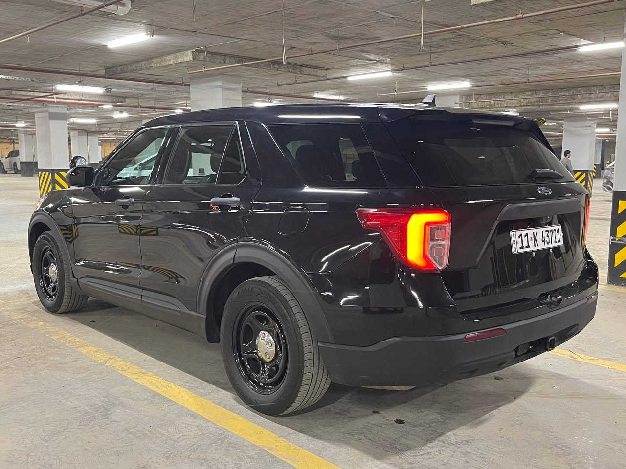 فورد اكسبلورر 2023 
🚗 اللون الأسود 
مواصفات البوليسي كير تعليك 
⚙️ محرك 6 سلندر قوي وأداء عالي 300  حصان
📏 ممشى 67 ألف كم
📍 مرقم بغداد وجاهز للتحويل
💰 السعر: 187 ورقة (قابل للنقاش للجادين فقط)
📌 الملاحظات:
تبديل بنيد + صبغ 
 جاملغ تعديل بارد (شغل نظيف ومرتب)
✨ سيارة نظيفة جداً، استخدام شخصي، 
جاهزة بدون أي مصاريف
مكان بغداد زيونة 
📞 للتواصل: ***********
