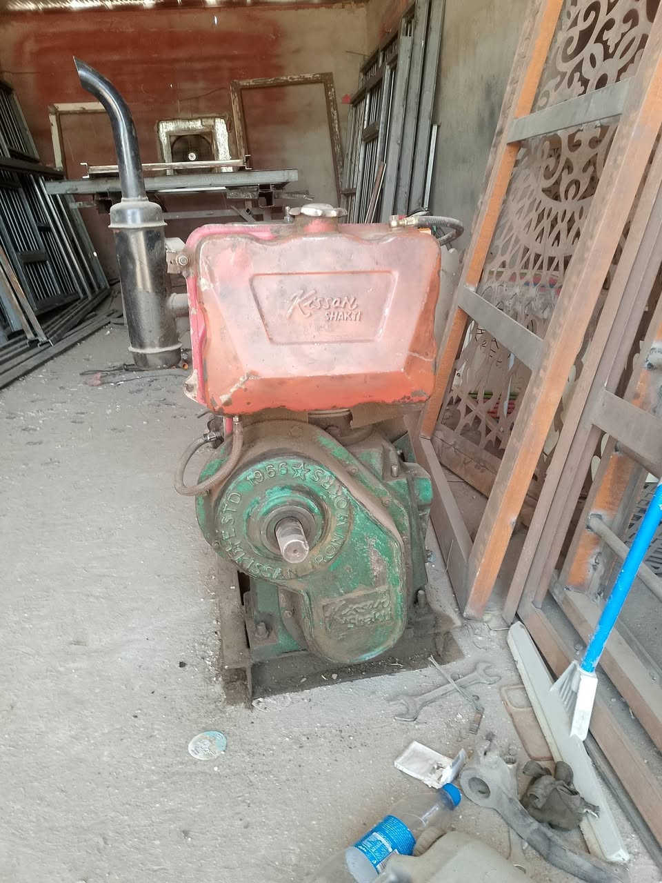 مولد للبيع دويز 10 كلش نضيف جاهز شغال نص هندر  ملف نحاس  10 كيفي  المحرك ع شركه ما مفتوح السعر 550 مكان بابل الخميسيه  اتصل***********
