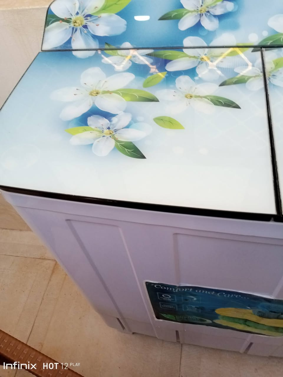 السلام عليكم غسالة عادية  هيتاشي للبيع حجم12كيلونظيفة جدا جدا. حوضين  استعمال سنة سبب البيع اخذنا اوتوماتيك على الفحص والضمان السعر150 الف المكان جسر بهرز الجديد المؤدي إلى ام العظام ومجسر الكاطون الرازي يم جامع سبل السلام الاتصال على الرقم ***********
