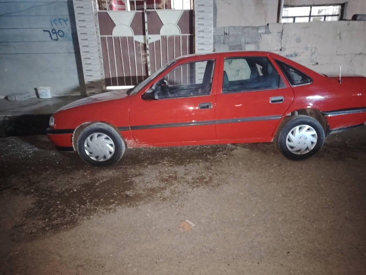 السلام عليكم
🚗 فكترا  موديل 91 حجم 16 رقم نينوى مسطره سنويه لل 31 كابون بيها محرك او گير شرط مطوزه حزام للجماليه 
السعر $ 32  بيها مجال بسيط واتساب ***********
