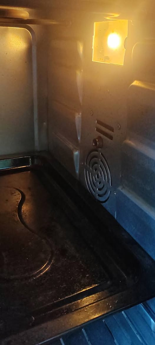 اوفن استخدام قليل نظيف كلش جحم كبير 60×40 سعر 90 حي جميلة الاولى  ***********
