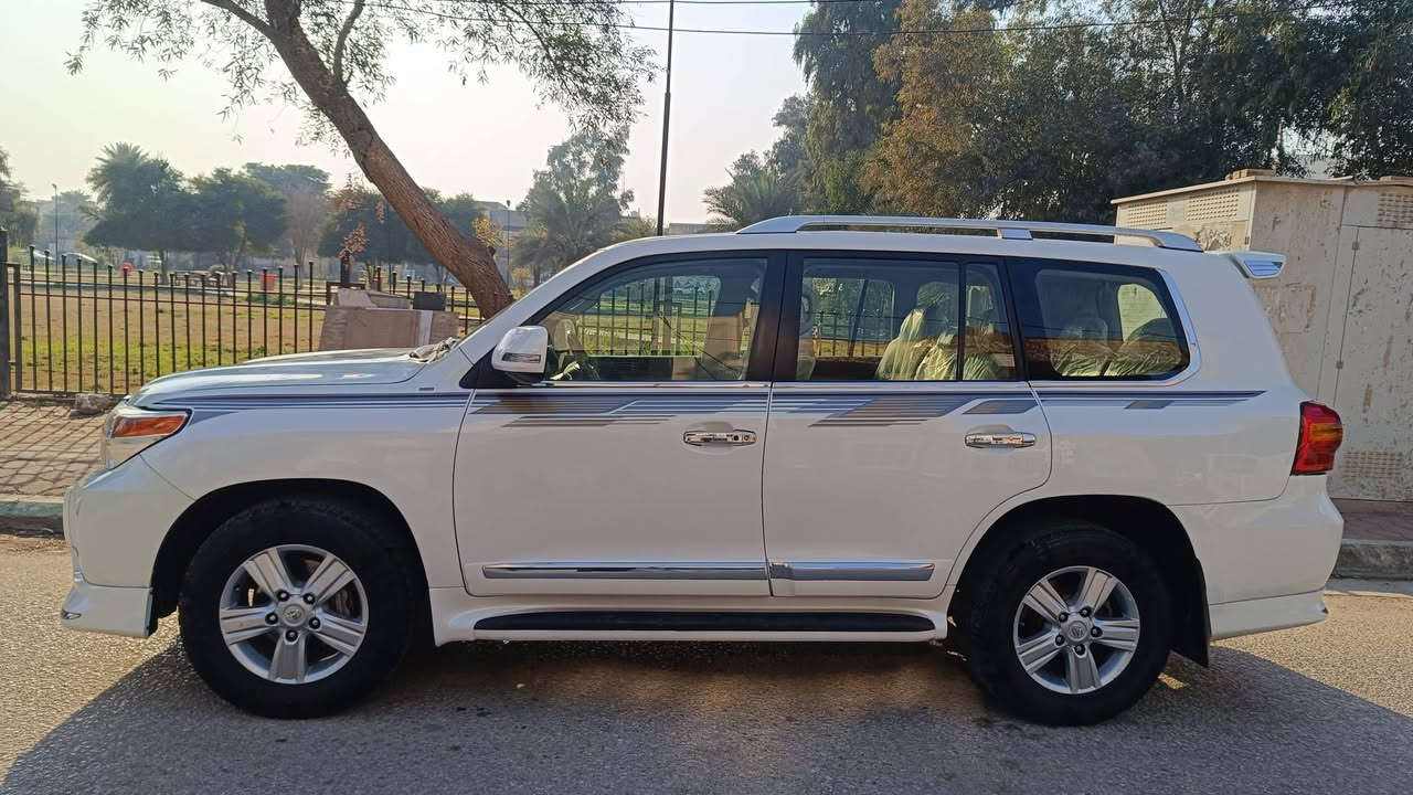 لاندكروز جكساره مديل 2014 رقم اربيل
فول مواصفات 1/1 كشنات جلد كهرباء
فتحه سلايت شغاله ...بريم سياره 
6سلندر وسياره جاهزه ومال جنيان
بيه صبغ مكانات والسعر 305ورقه بيع أو مراوس حسب القناعه استفسار أكثر الاتصال على الرقم ***********
