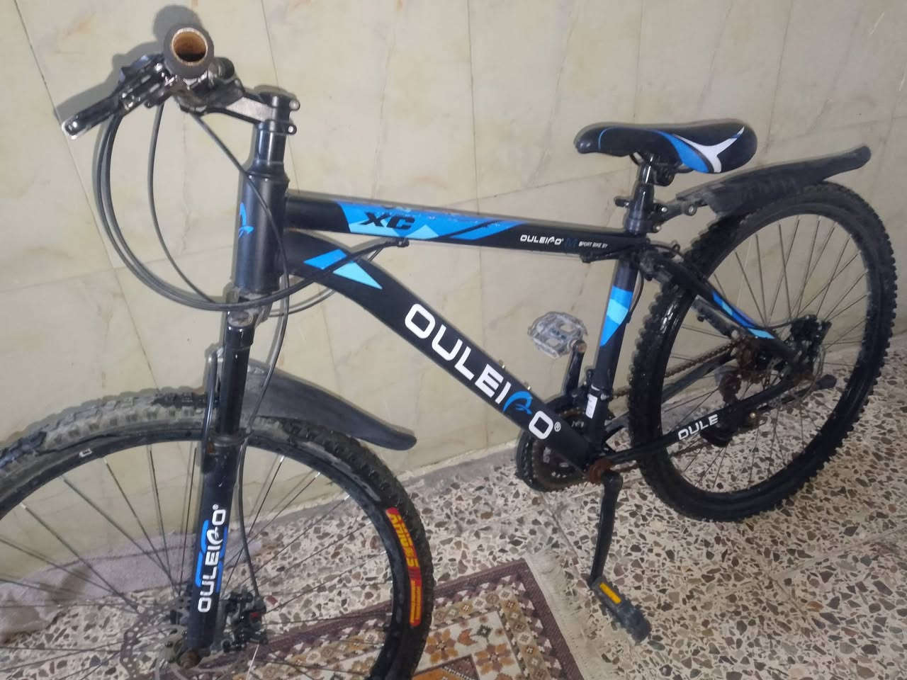 السلام عليكم بايسكل رياضي للبيع جديد غير مستعمل فقط اسبوع كلشي واضح ب صور 7نمر السعر 70 قفل نضافه 90% العنوان الغزاليه شارع الضغط الاستفسار ***********
