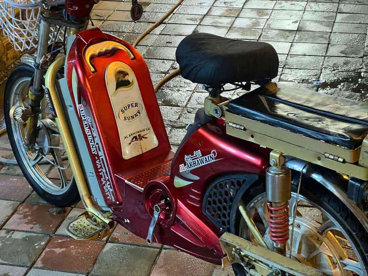 السلام عليكم موطور شحن للبيع الخوين موديل 2022 بطاريات عل فحص كله شغال اي نقص ما بي كهربايات راسلني عل واتساب اوتدلل***********
