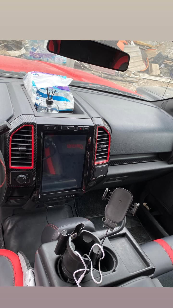 سلام عليكم
فورد F150  
طلاء كاربون فايبر 
طلاء كاربون فورجت 
ا 
اي استفسار 
***********
