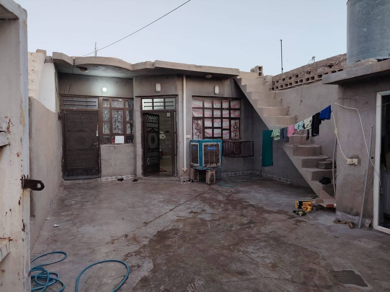 بيت تجاوز للبيع مسجل بل بلديه الموقع حي العروبه قريب ع كهوه شلال خدمات كامله المساحه 150 متر لل ستفسار اتصال ع رقم ***********
