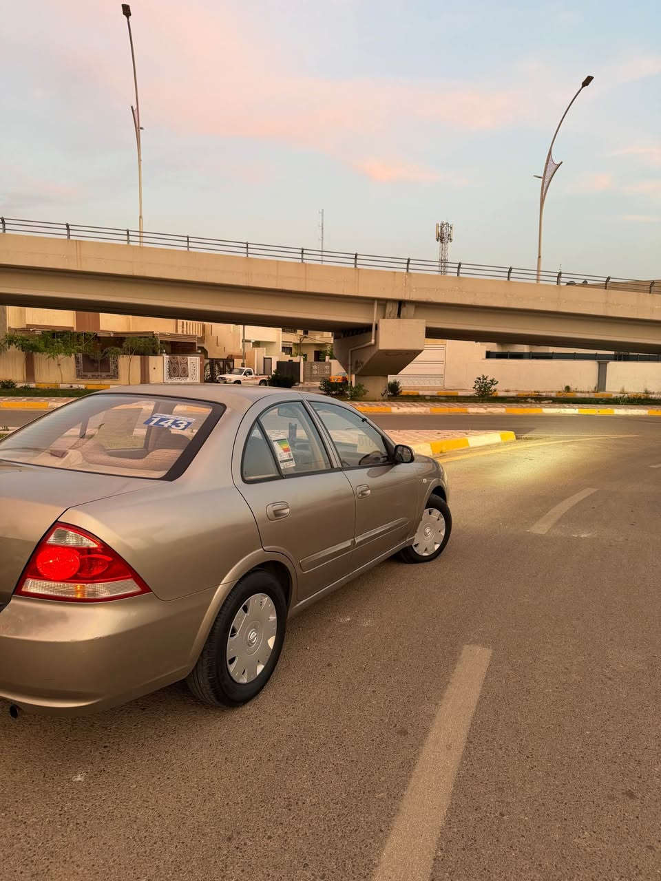‏نيسان موديل 2010 كير اتمتيك بدون صبغ بدون ضربة سنويه جديد لحد 29 بي دفتر بنزين ⛽️ تبريد ثلج كير مكينه شرط سياره جهز سعر 92 بي مجل كركوك  شراي خابر *********** كركوك, العراق
