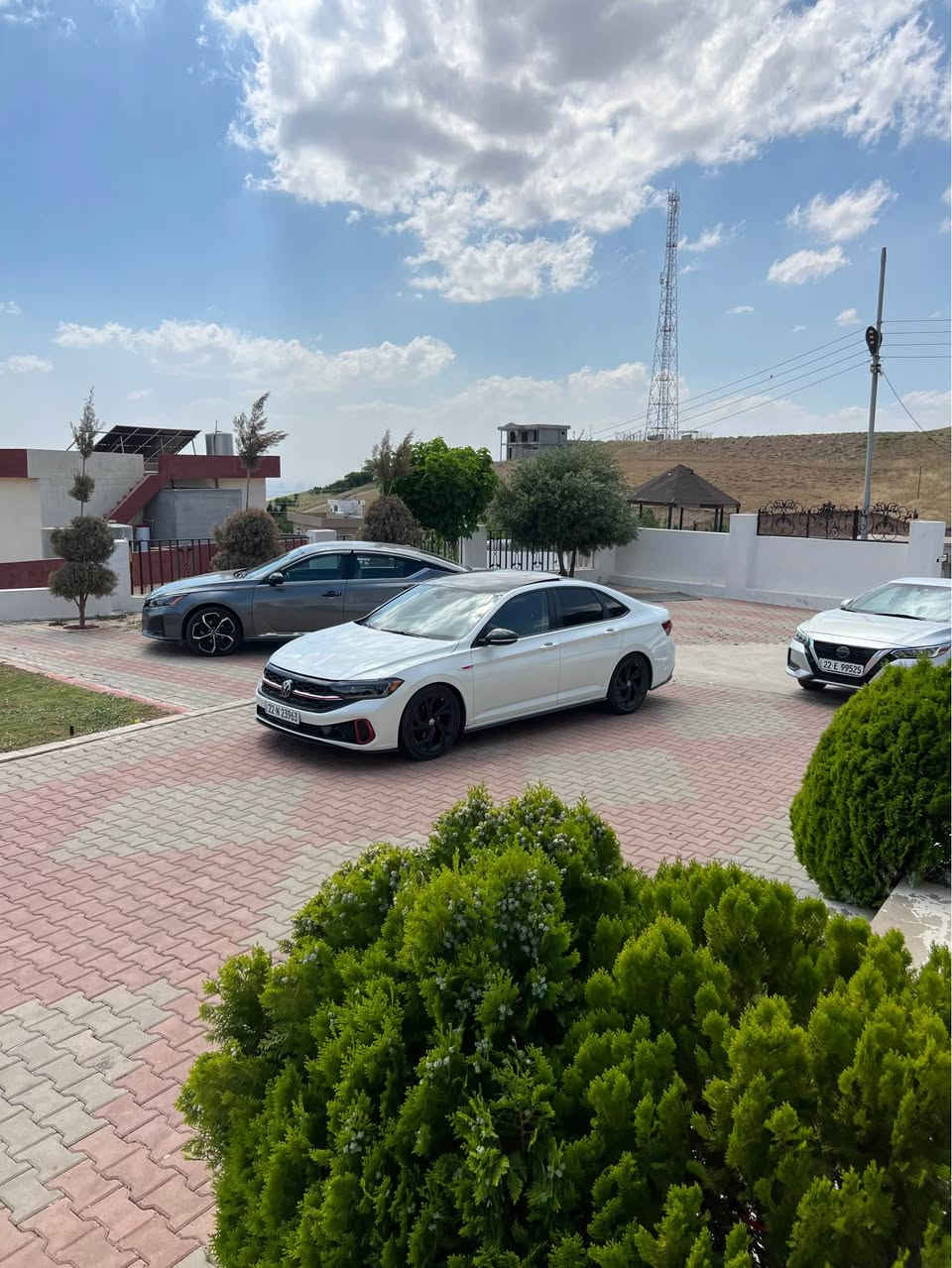 جيتا ٢٠٢٤ مه كينه١٥ تؤربؤ بى بوياخ ٣ جيىيى ته حدي لو كارت كامل كرايته Gli زور خاوينه ٢٣ مايل رويشتيه بئ داخيلى هيجى نيه بى پارجه گوران يه ك دينار مسرفى تيدا نيه پيشى هه مووى بيلاديه *********** نرخى ١٨٦ مجاليكىتيدايه سه ياره كه به ناوى خومه يه ك ده سته أربيل, العراق

