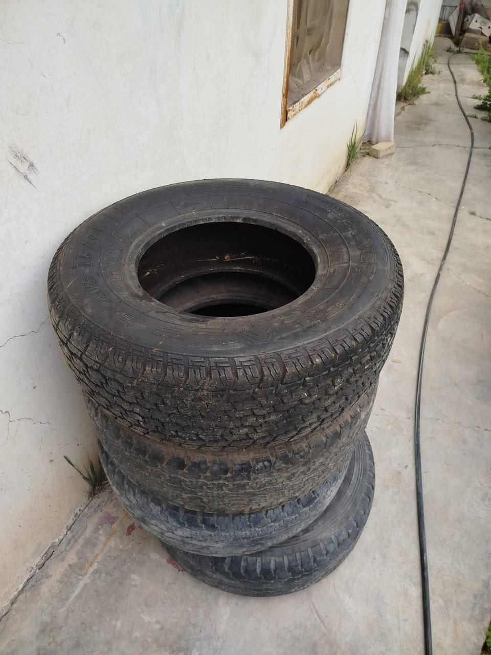 السلام عليكم 
جنط للبيع ودريل وتايرات تيوتة فورويل نضيفات كلش


**إذا كنت صاحب هذا الإعلان وتريد حذفه لأي سبب، رجاءا أرسل رسالة إلى الدعم الفني**