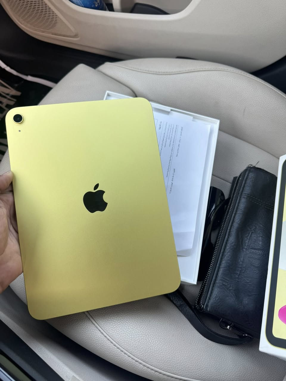 ايباد 11 -A16 ذاكره 128 بطاريه 91 كامل ملحقات حتى وصل الشراء موجود نظيف وعلى الفحص للمراوس بأيفون او للبيع 400 وبي مجال
***********
