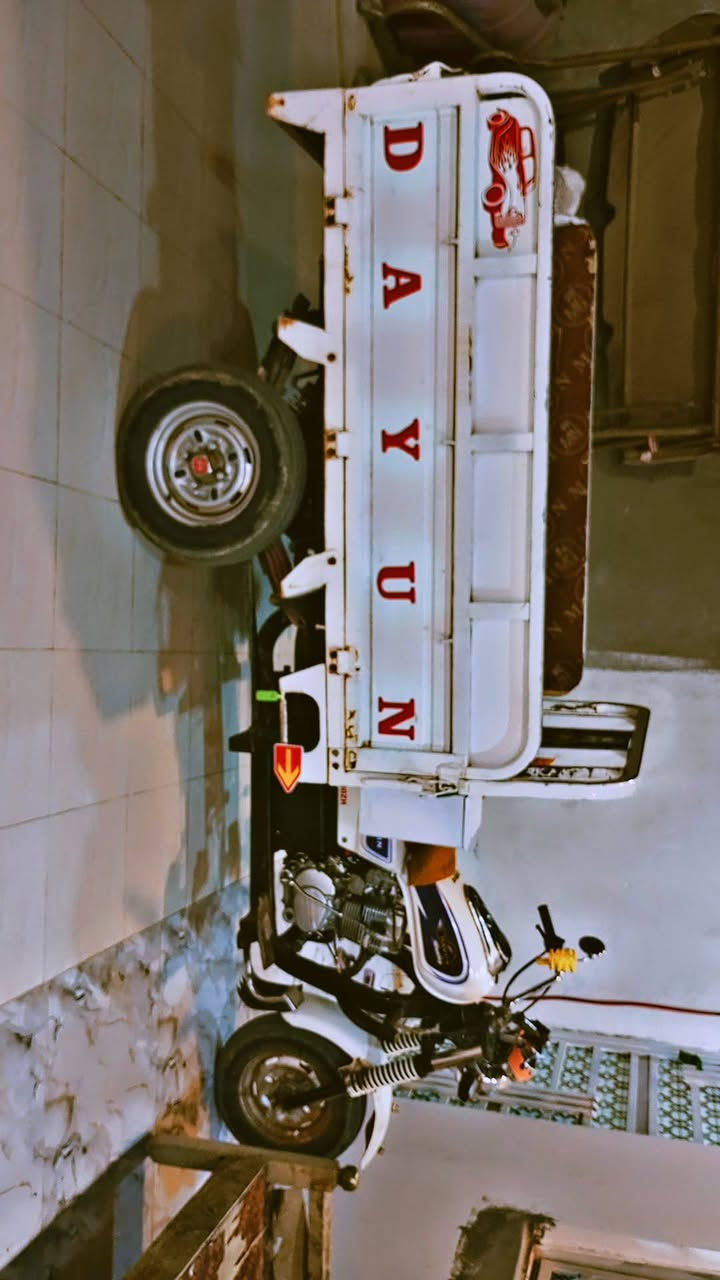 سلام عليكم ستوته لبيع مديل 18 محرك 25 دبلات ورة جدد كهربايات شخاله كالمه مكمله هاذه  ***********تواير جدد صالصه جديدة وياله جدد ستوته نضيفه شوفت عينك مو شراي لا يكسر بسعر  سعرة واحد وستميه قفل
