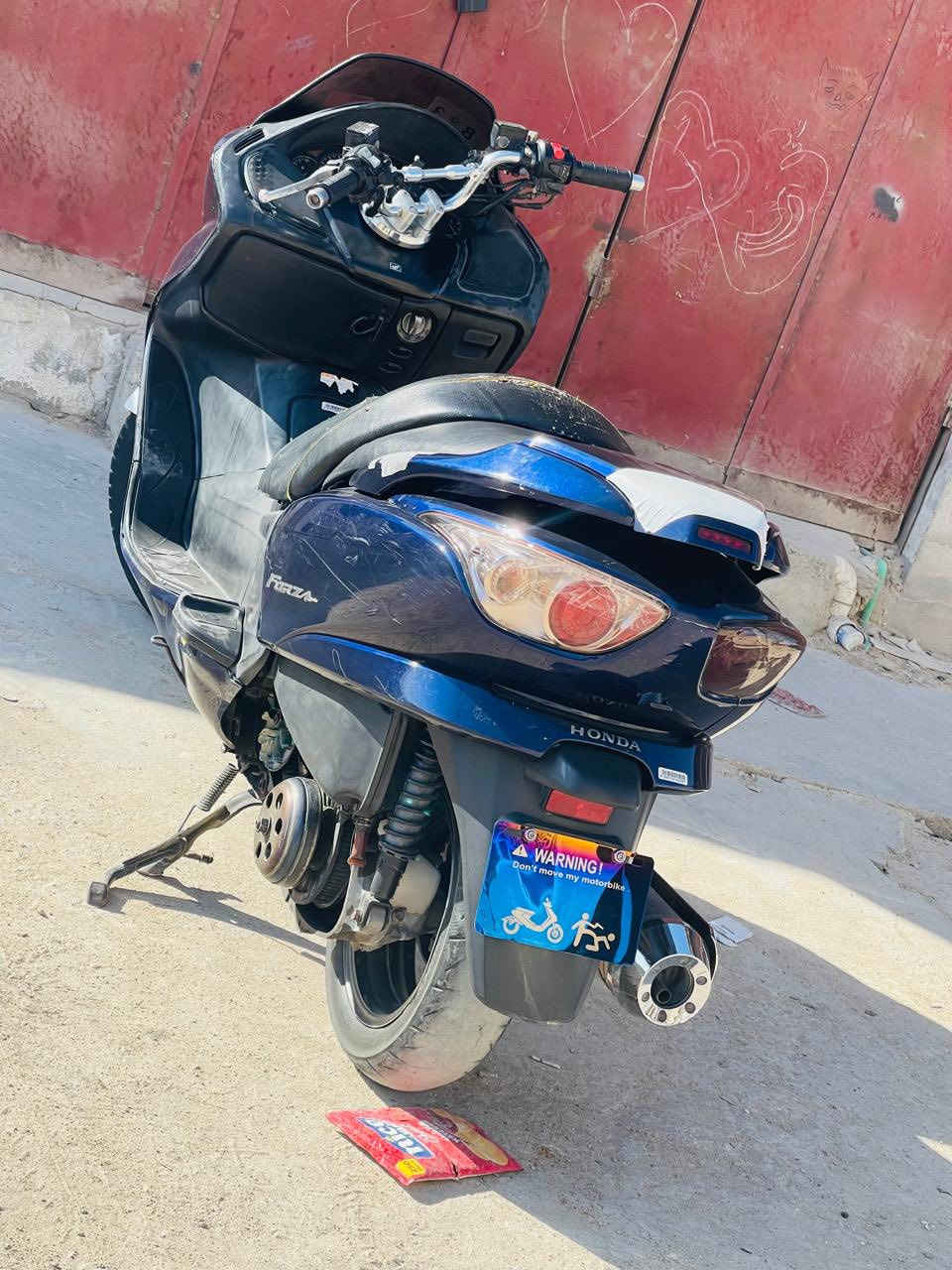 للبيع مكاني بصره القرنه سعرمليونو٥٠بيه مجال صاحب دراجه هذا رقمه ‭٠ ٧٧٦ ٠٣٠ ٥١٣٨‬
