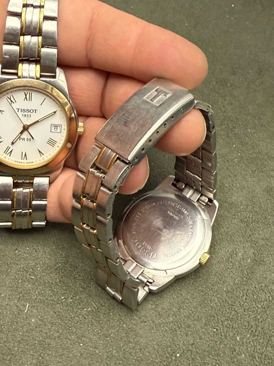 متوفر

تيسوت كوارتز قطعتين
قطر36
زجاج زفير 
نافذه تاريخ
ذهبي وستيل
مستخدم نضافه لاباس

شراي كلمني خاص


**إذا كنت صاحب هذا الإعلان وتريد حذفه لأي سبب، رجاءا أرسل رسالة إلى الدعم الفني**