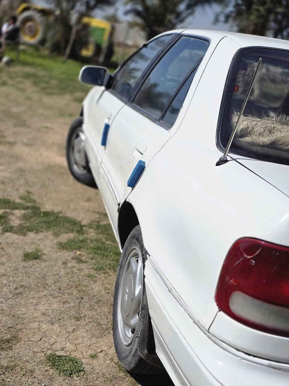 اللنترا موديل ٩٣  لون ابيض  كهربائيات عدادات سرعة كلها شغاله عدا التبريد نقص غاز  شواصي طبلات  بلادية لا فطر لا لحيم محرك خير من الله  غرفة نظيفة حيل لاخياس لاشي سنوية وهزة جديدة  رقم دولي  جديد 
ديالى الخالص  ناحية السلام 
الهاتف***********
السعر ٣٥ورقة
