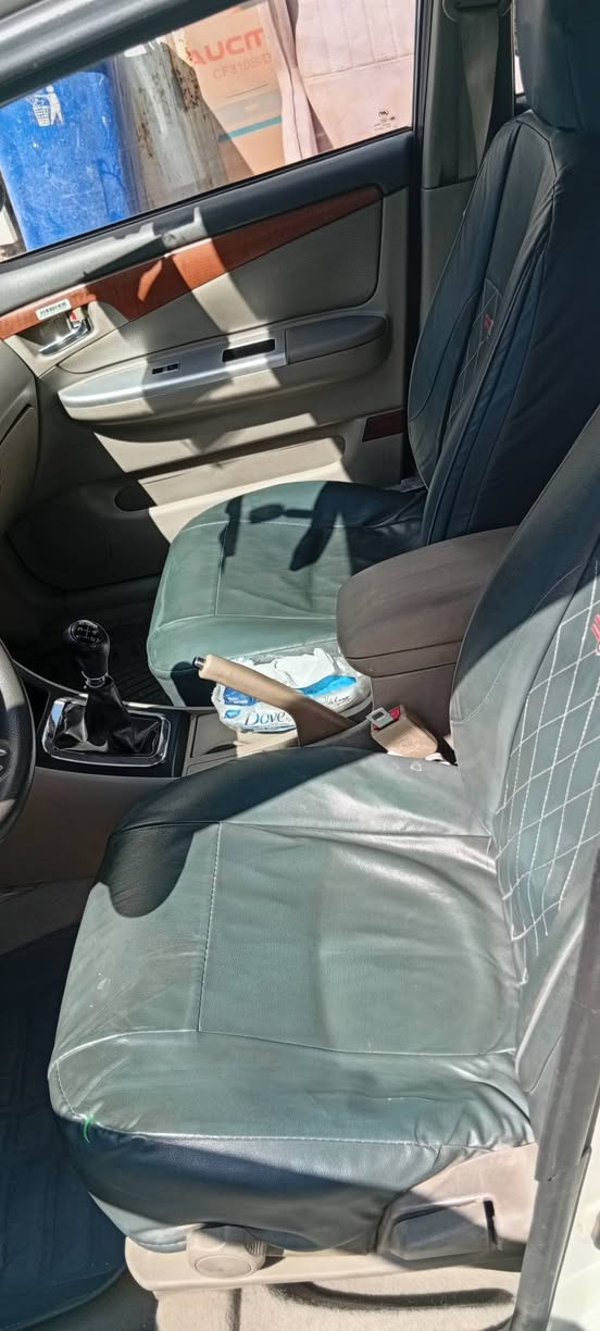 السلام عليكم ليفان 620موديل 2011سياره جديده ماشيه 92حقيقي سبير منازل مكفوله من الصبغ فقط الدعاميات للجماليه وبيه الدوسعه مطخوخه مامصلحه مثل ماموضح بصوره كير محرك تبريد ثلج مكاني بغداد العامريه السعر 65وبيه مجال بسيط رقمي ***********ابو محمد
