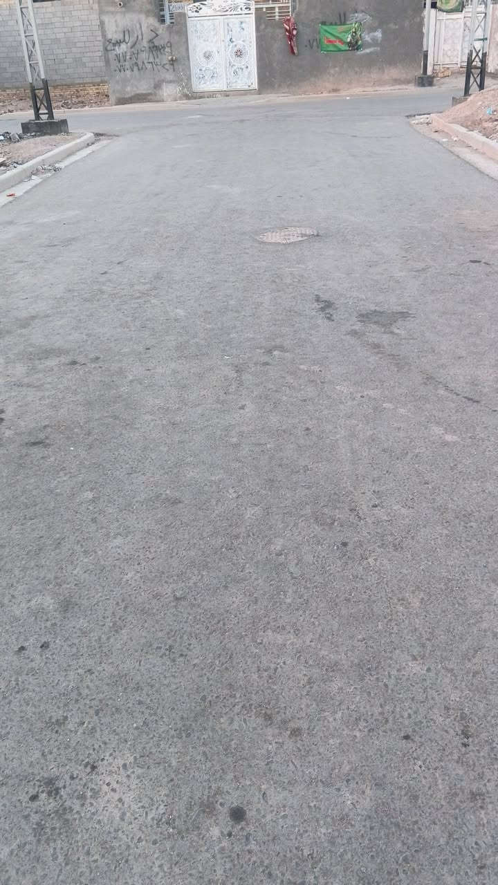بيت لبيع حي رحمه ثانيه مستشفى البناني شارع عشرين يم فران علولي متين متره الاستفسار *********** سعر خمسه وسبعين رقم توزيع دوله بي مجال لشراي الاستفسار خاص
