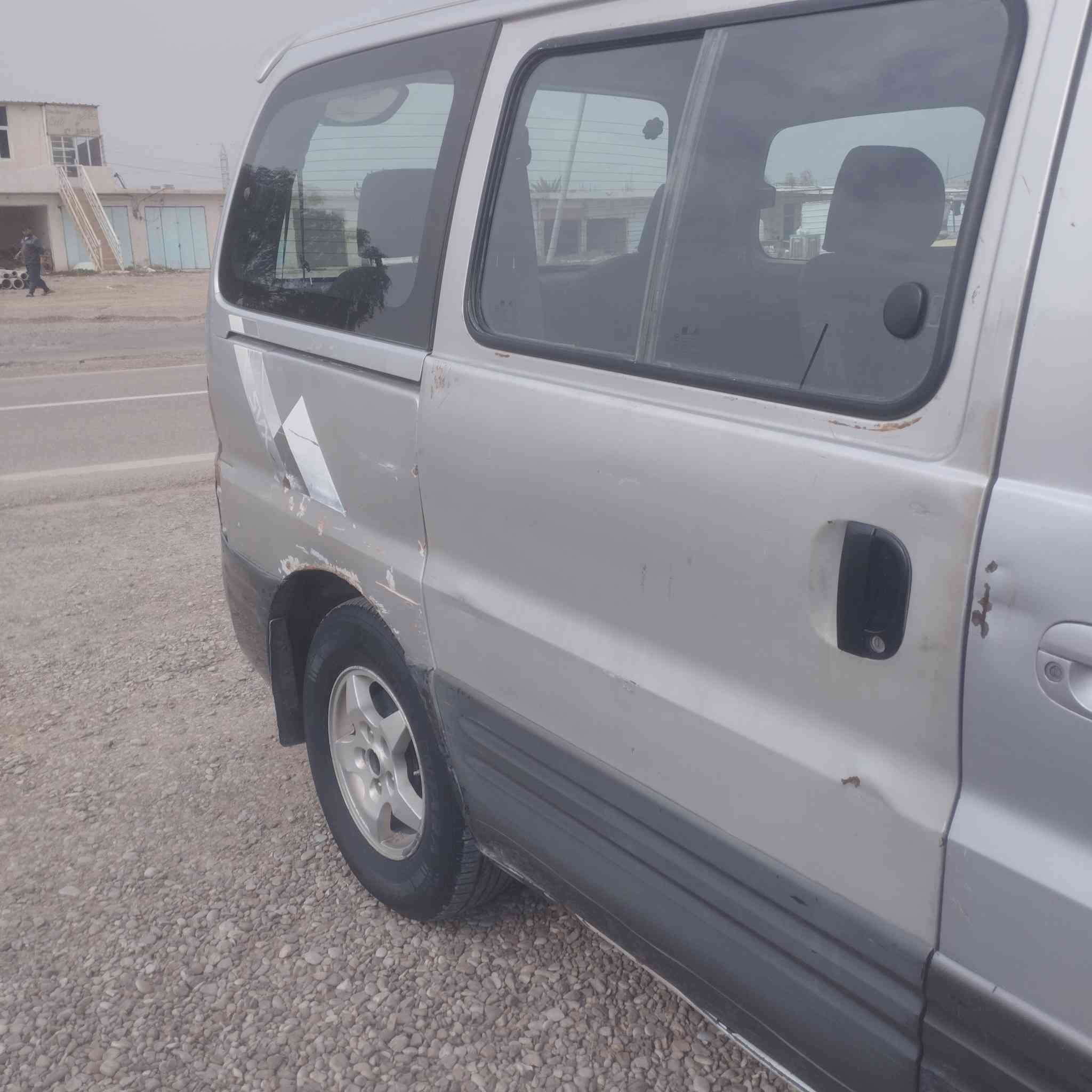 استاركس خصوصي2001 خصوصي بأسمي رقم انكليزي شاصي مكفول مكينة كير اكسن كله كفالة للبييع مكاني  ديالى 
***********
