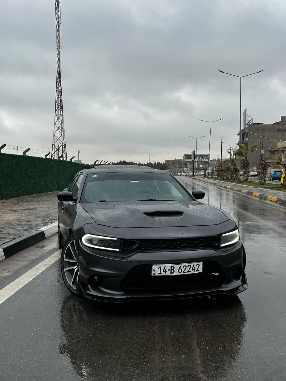 جارجر RT max  سوبر تراك باك مديل 2022 لون فيلي ماشيه 40mi فول مواصفات للاخير:
-فتحه 
-نقطه عمياء و تدفئه مرايه جانبيه 
-سستم صوتAlpine 
-كراسي  السائق و الراكب تدفئه و تبريد  و خزن ميموري 
-سترين كهربائي  + تدفئه و خزن ميموري
-كراسي الركاب الورا تدفئه 
-تشغيل عن بعد 
 -قفل الابواب تلقائيا 
-مثبت سرعه و نظام مانع انزلاق 
-حساسات و كامرا خلفيه
-وضعيات قياده سوبر تراك باك
 يعني فول للاخير 
وارد امريكي حادث جاملغ و بنيد خفيف  
محرك و كير كفاله  
 السعر 245  
للتواصل :***********
