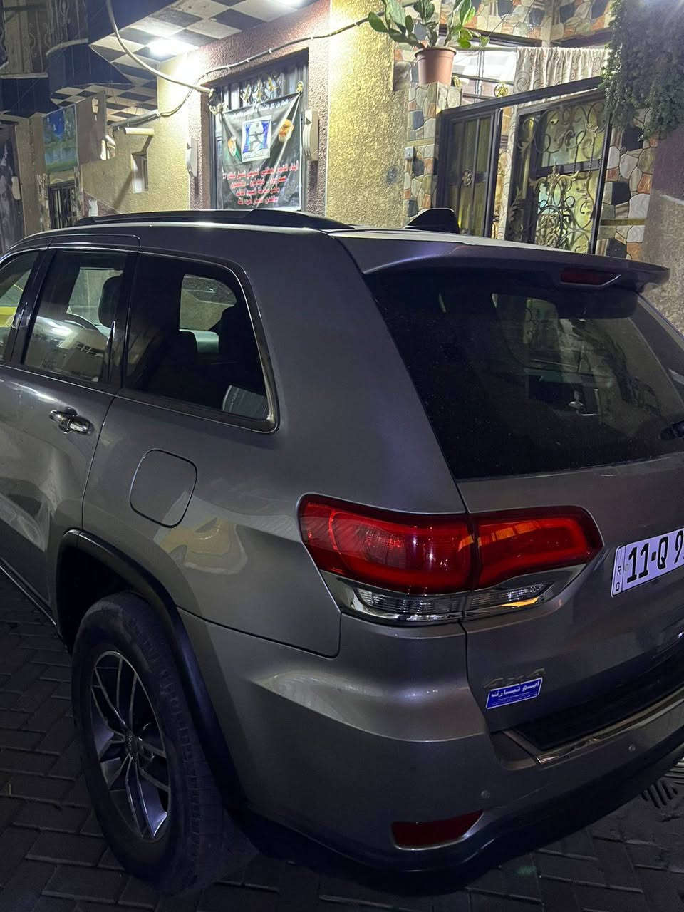 السلام عليكم
للبيع سياره Jeep

موديل 18 

لون رصاصي 

فول مواصفات 

المكان بغداد 

للاستفسار : ***********
