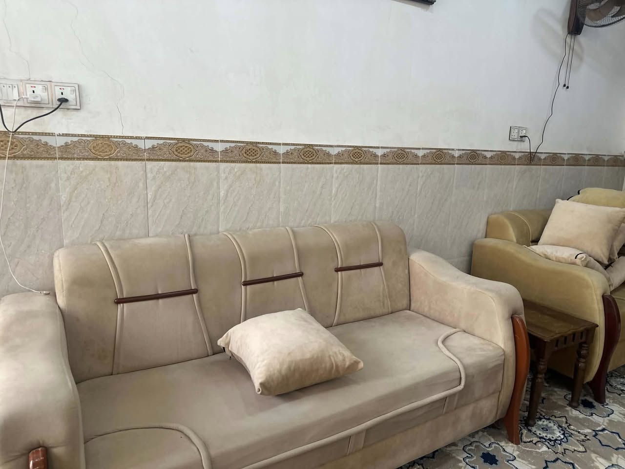 السلام عليكم
تخم قنفات للبيع يتكون من عشرين مقعد وعشر كوشات جديد مشتريته مليونين ونص واريده مليون و٨٠٠
سبب البيع محتاجة واريد ابيعه يعني مضطرة للبيع 
ادمن وافق


**إذا كنت صاحب هذا الإعلان وتريد حذفه لأي سبب، رجاءا أرسل رسالة إلى الدعم الفني**