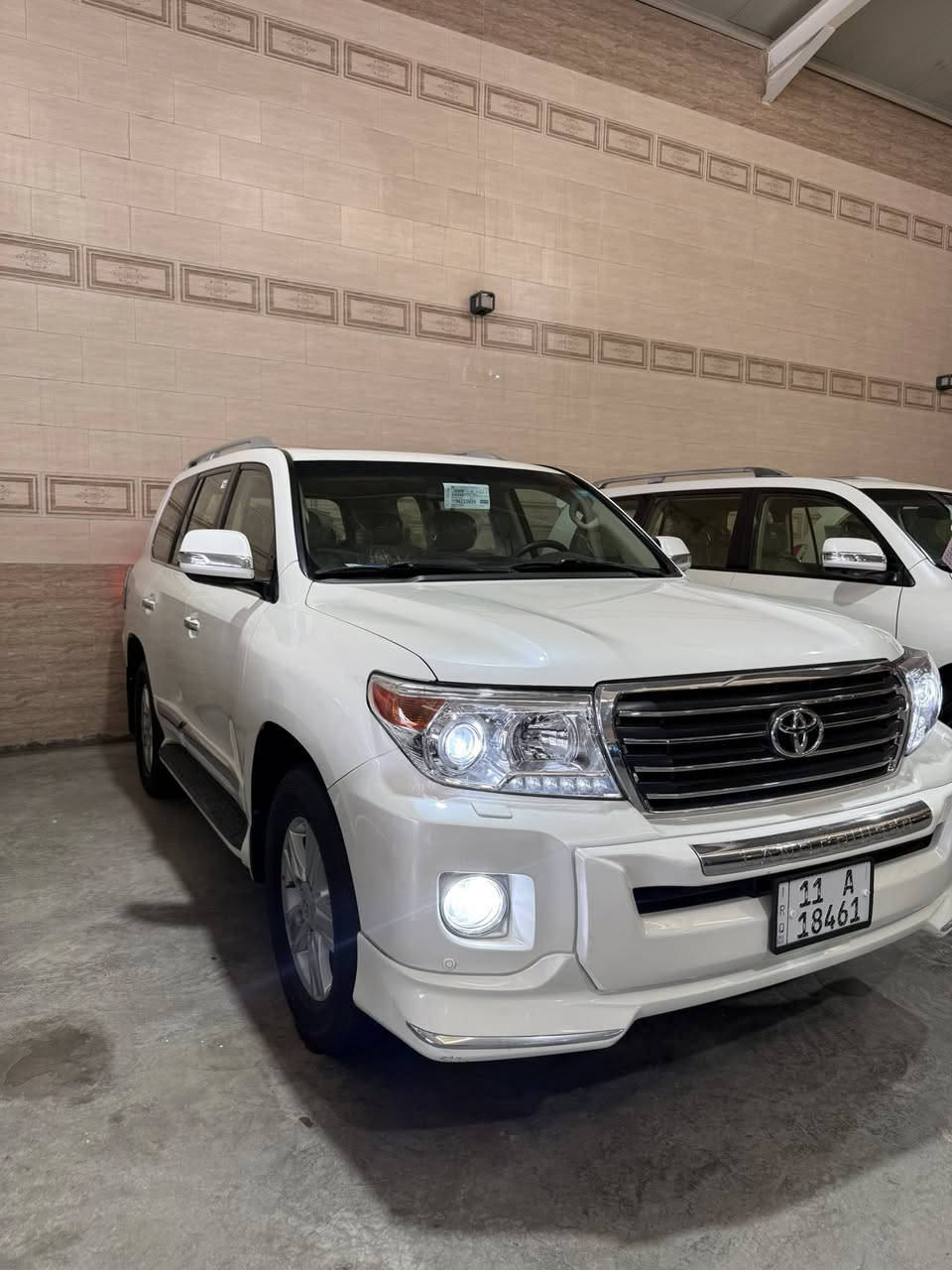 لاندكروز 2013
جديدة كلش مكفولة 
6 سلندر 
كشنات كهرباء 
بصمة 
فتحة سقف 
منضومة لايتات زينون 
جلد 
السيارة جديدة بمعنى الكلمة 

السعر 39 الف 
وبيها مجال 

***********
