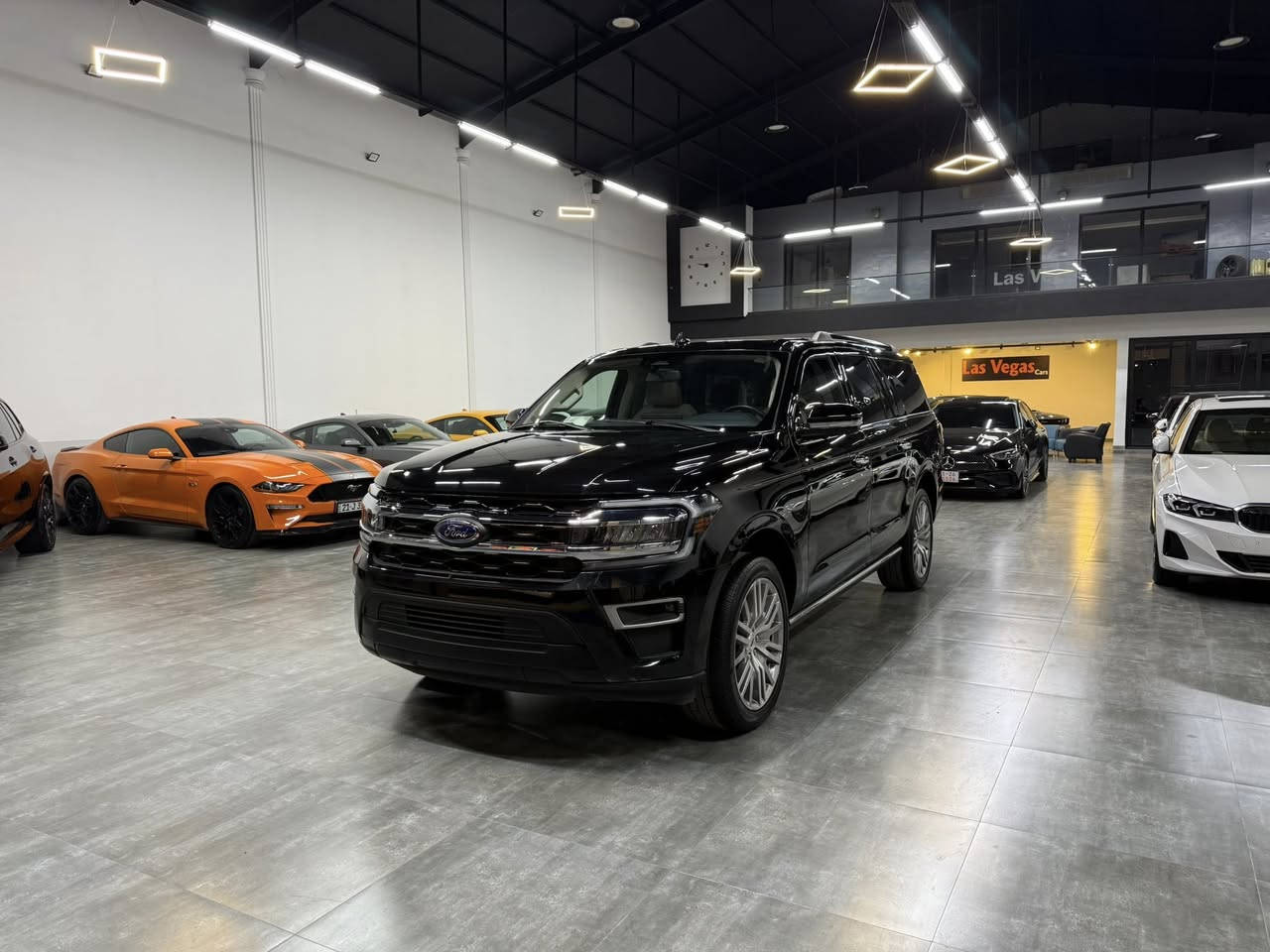 سلام عليكم 
فورد اكسبدشن 2024 MAX
موديل _ 2024 Limited 
صبغ _ جاملغين بدون ارباك 
ماشي _ 22 الف ميل 
سعر  _ 330 ورقة مجال 
Mobile : watsp : ***********
‎لاس فيگاس كارس : اربيل (شارع ٤٠م) شارع المعارض
