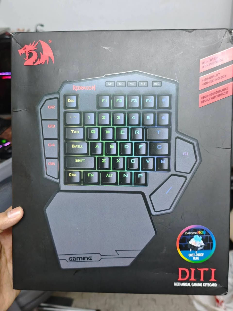 للبيع كيبورد ألعاب Redragon K585 DITI

🔹 النوع: كيبورد ميكانيكي مخصص للألعاب (One-Handed Gaming Keypad)
🔹 عدد الأزرار: 42 زر
🔹 مفاتيح ميكانيكية OUTEMU
🔹 إضاءة RGB قابلة للتخصيص (16.8 مليون لون)
🔹 7 أزرار ماكرو قابلة للبرمجة
🔹 USB Pass-Through لتوصيل الأجهزة مباشرة
🔹 مسند يد مغناطيسي قابل للفك والتركيب
🔹 Full N-Key Rollover لمنع تعارض الضغطات
🔹 اتصال سلكي عبر USB Type-C
🔹 مناسب لألعاب FPS و MOBA و Battle Royale
🔹 يعمل على الكمبيوتر واللابتوب والهاتف

الحالة: ممتازة وتعمل بكفاءة كاملة.
السعر: 25
للتواصل ***********
