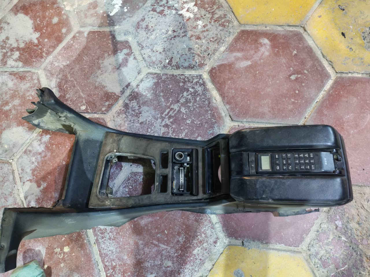 السلام عليكم شباب من بعد إذن الادمن
غرفة خفاش تحتاج دوشمة البطاين نظيفات جداً ميحتاجلهن شي مع سلايت حديد عاطل السعر ٣٥٠ و بيهن مجال للطيبين***********
