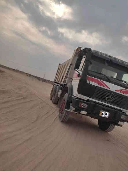 سلام عليكم للبيع البي /٨٢/ باج بطن ابلادي قمارة كرواتي بدون صبغ كفالة مجموعة چي اف رباط 24 مكينة 28 جديدة لا وصرف ولا بخار كير برميل 160 شاصي مكفول كفالة بدون صبغ رقم نجف انكليزي تخم تاير 24 بدي مايلر خمسة أو ربع جديد حدادية جديدة جاهز للعمل الاستفسار ***********
