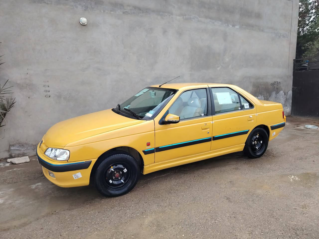 السلام عليكم بيجو بارص 2015سياره نضيفه  كير مكينه خير من الله تخم تاير جديد كلج جديد باتري جديد ارقام نكليزي سنويه لل 30 وبسمي  سياره بيه هلا لات الخلفيه مصبوغه  السعر 55وبيه مجال بسيط بالحقيقة بعد احلى من الصور مو شراي اعبر المنشور 
***********
