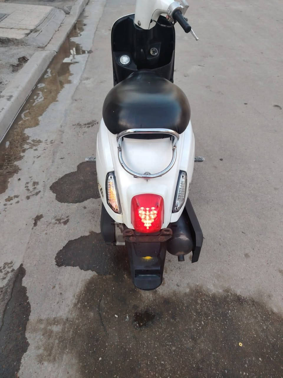 كامكو للبيع الدراجه برغي ممفتوح بيه حديث نكره وكلش ناعمه لا تبخير ولا تنقيص مكاني الدوره ***********
