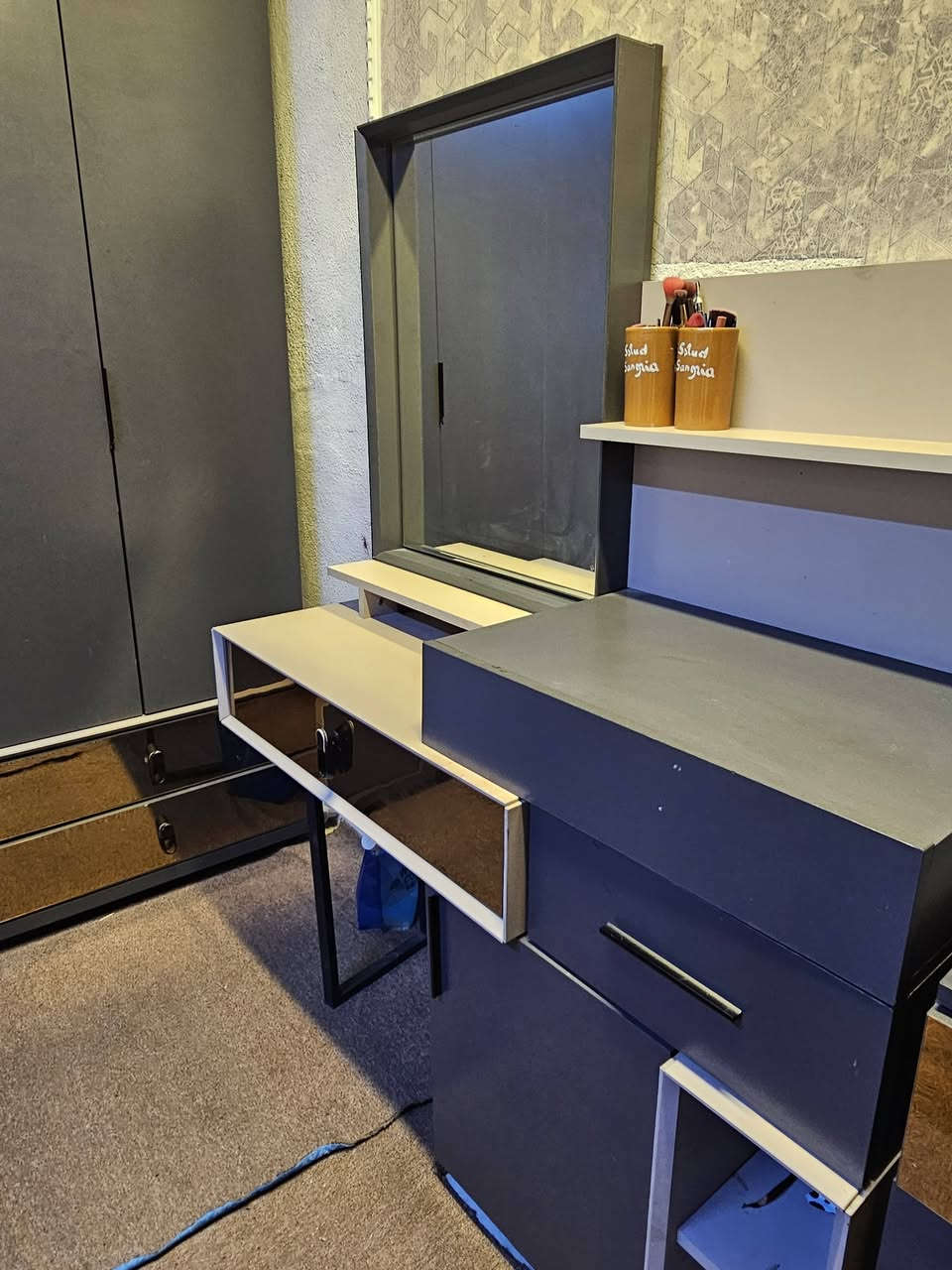 سلام عليكم غرفة تركي استعمال سنة جديده مثل ماموضح ب مليون ونص وبيهه مجال للاستفسار خاص او الاتصال على الرقم *********** مكاني بغداد المحمودية
