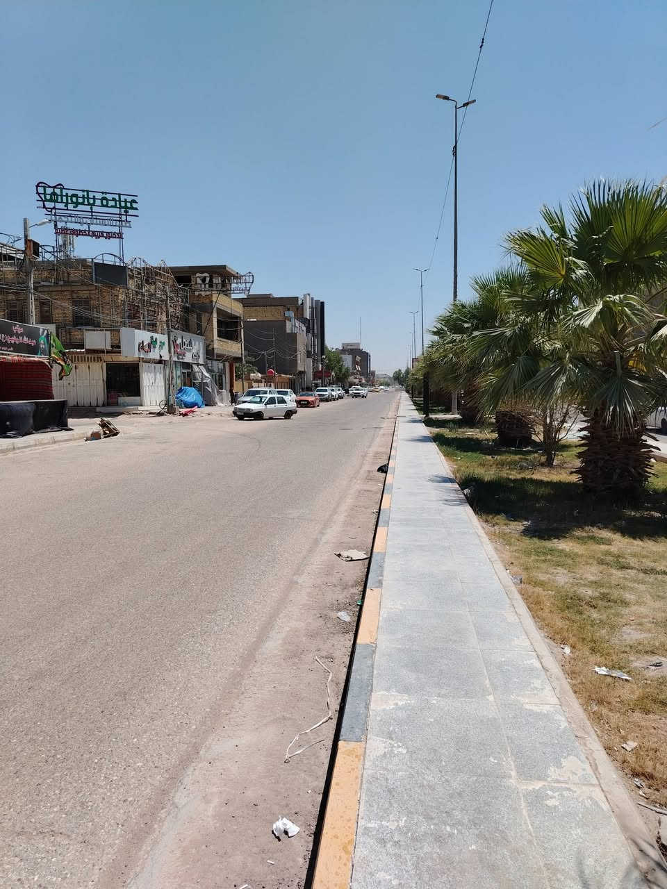 📍 اعلان عماره التجاريه للايجار /🚩 

 
​العنوان: حي العروبة الأولى - شارع العروبة العام الرئيسي (نزلة جسر أبو الفضل).
​المَعلَم: مقابل جامع العروبة (على السايد الثاني من نزلة الجسر مباشرةً).
​📐 المواصفات العامة للبناية
​المساحة الإجمالية: 240 متر مربع.
​عدد الطوابق: 4 طوابق مصممة ومغلفة بالكامل بأحدث الواجهات الحديثة.
​🛠️ التجهيزات والخدمات المتوفرة (جاهزة للعمل فوراً)
​البناية مجهزة بالكامل بأحدث المنظومات والخدمات التي توفر بيئة عمل آمنة ومريحة:
​مصعد كهربائي حديث وعالي الجودة.
​منظومة تكييف متكاملة تحتوي على 16 جهاز سبليت موزع بدقة.
​منظومة كاميرات مراقبة تغطي كافة أرجاء البناية.
​منظومة طوارئ متطورة.
​منظومة دفاع مدني متكاملة ومطابقة لمعايير السلامة.
​📞 للمراجعة والاستفسار
​للمعاينه أو لمزيد من التفاصيل، يرجى زيارة مكتبنا أو الاتصال بنا:
​🏢 عنوان المكتب: شارع الأسواق - بجوار أسواق دجلة.
​📱 أرقام الهواتف:

​ *********** 👉 📞 

 *********** 👉📞

-----------------------------------------------------------
