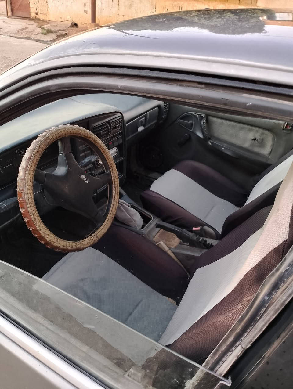 اسلام عليكم اوميكا للبيع محرك 20گير شرط السيارة محوره گابريت لاارفلو ولا نوزلات نكر سلف صاحبها الشرعي ب شكرن تريد تحويل تريد وكالة حاضر السعر 14وبيها مجال 
***********
***********
