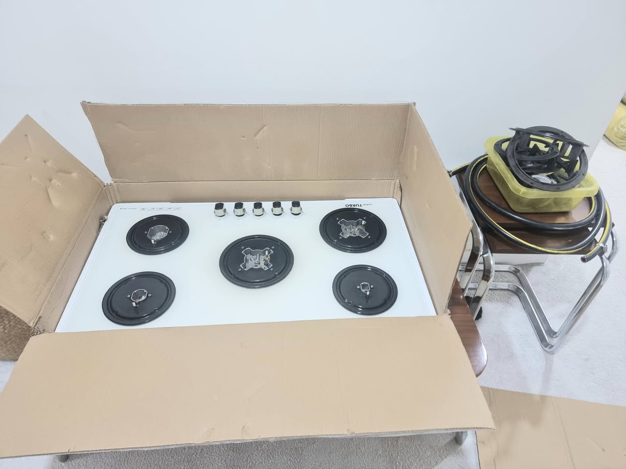 سیسەمی مناڵ و دۆشەکەکەی لەگەڵ تەباخێکی سەر مێز بۆ فرۆشتن.
لۆک لۆکن ماڵی دۆست و بە نیوە قیمەت
***********
