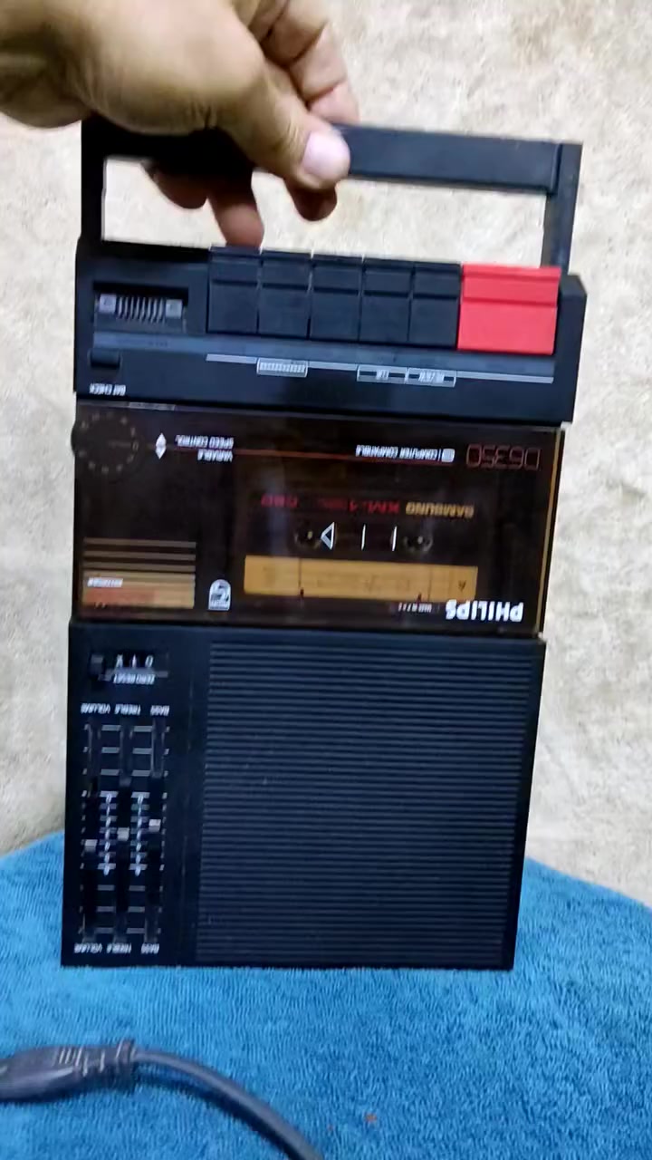 شرط النظافة
يشغل ويقدم ويرجع 
بس يبلع الشريط
٣٥ الف


**إذا كنت صاحب هذا الإعلان وتريد حذفه لأي سبب، رجاءا أرسل رسالة إلى الدعم الفني**